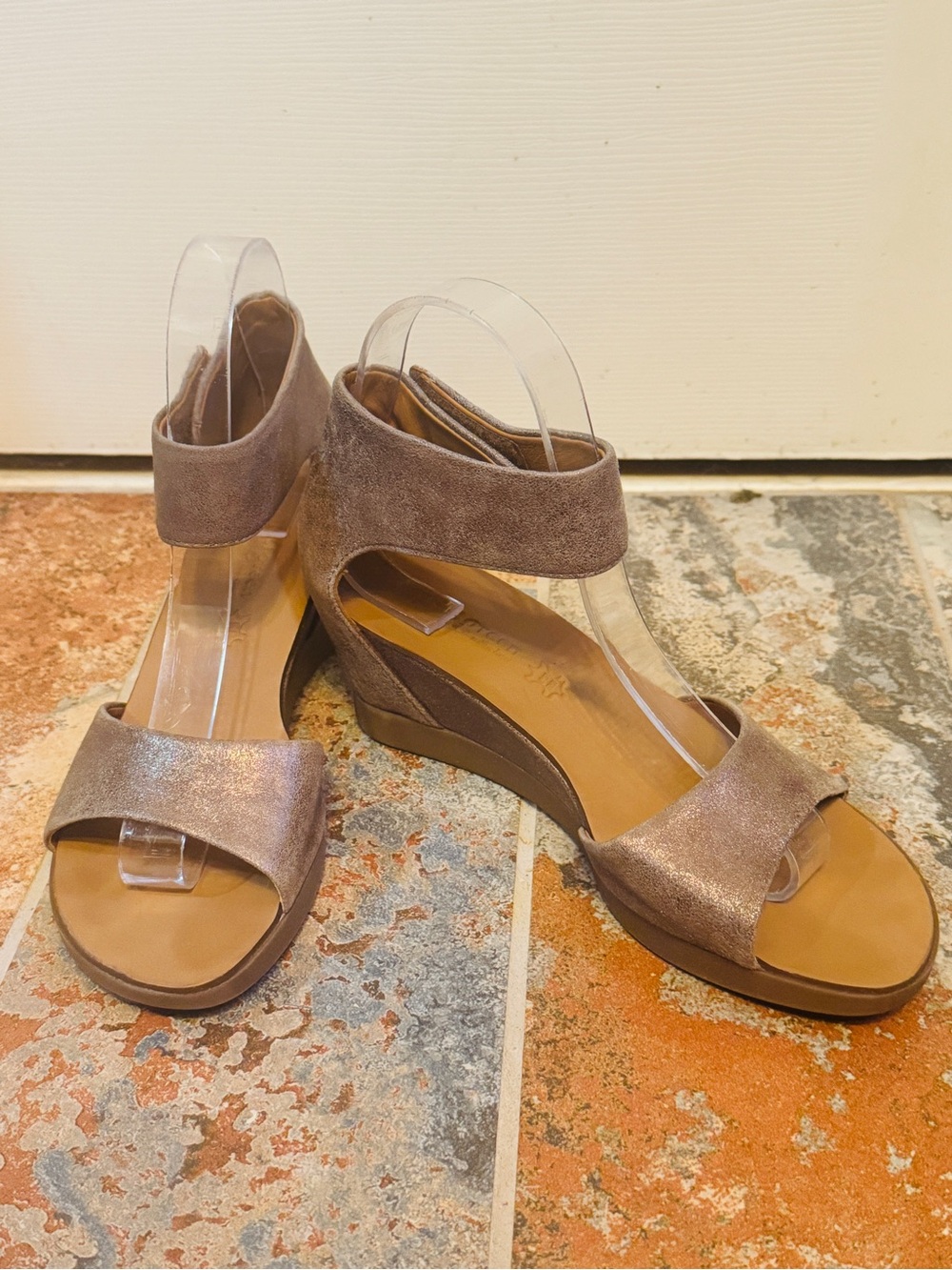 Fabulous Paul Green Tammy Metallic Gold BrushedSuede Wedge Velcro Closure Sandal